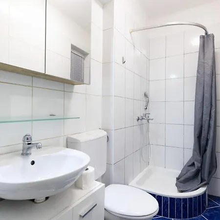 Stunning In With Wifi Apartment